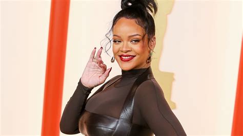 rihanna boobs|Rihanna Posts Topless Maternity Shoot on Instagram